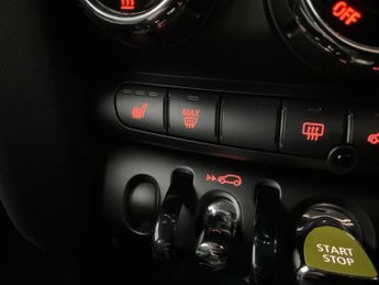 Mini Electric Hatch Cooper SE 32.6kWh Level 2 (184 ps) - 17IN ALLOYS - LED - REVERSE