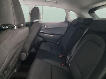 Hyundai Kona 64kWh Premium (10.5kW Charger) (204 ps) - HEATED SEATS - HEATED 