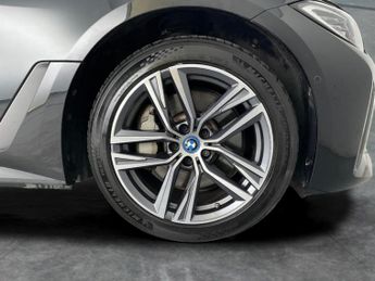 BMW i4 40 83.9kWh Sport Gran Coupe eDrive (340 ps) - MODEL SPECIFIC DES