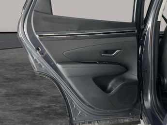 Hyundai Tucson 1.6 h T-GDi 13.8kWh Premium Plug-in 4WD (265 ps) - LED - REVERSE