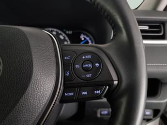 Toyota RAV4 2.5 VVT-h GPF Design CVT (218 ps) - REVERSE CAM - NAV - LANE DEP