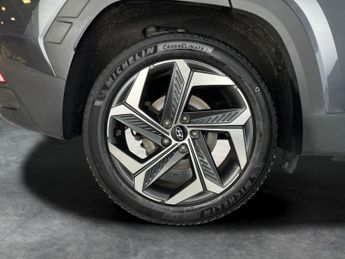 Hyundai Tucson 1.6 h T-GDi 13.8kWh Premium Plug-in 4WD (265 ps) - LED - REVERSE