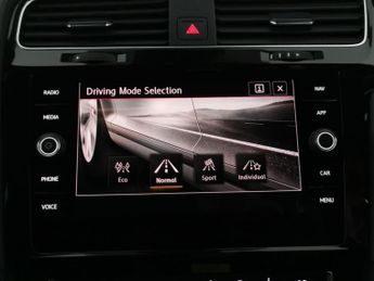 Volkswagen Golf 2.0 TSI GPF GTI Performance DSG (245 ps) - REVERSE CAM - HEATED 