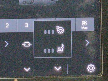 Volvo XC40 Recharge 69kWh Plus (231 ps) - KEYLESS ENTRY - AUTO PARK - LED