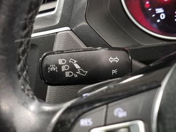 Volkswagen Tiguan 2.0 TDI SE Navigation DSG 4Motion (150 ps) - BLUETOOTH