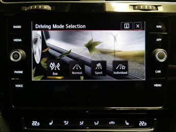 Volkswagen Golf 2.0 TSI GPF GTI Performance DSG (245 ps) - REVERSE CAM - HEATED 