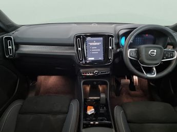 Volvo XC40 Recharge 69kWh Plus (231 ps) - KEYLESS ENTRY - AUTO PARK - LED