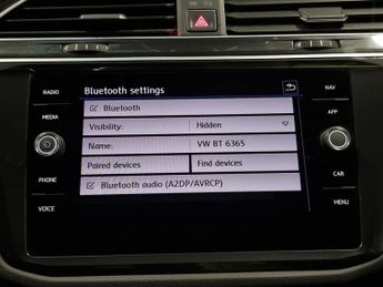 Volkswagen Tiguan 2.0 TDI SE Navigation DSG 4Motion (150 ps) - BLUETOOTH