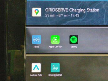 Volvo XC40 Recharge 69kWh Plus (231 ps) - KEYLESS ENTRY - AUTO PARK - LED