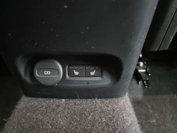 Volvo XC40 Recharge 69kWh Plus (231 ps) - KEYLESS ENTRY - AUTO PARK - LED