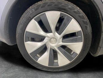 Tesla Model Y (Dual Motor) Long Range 4WDE (384 bhp) - LED - REVERSE CAM - NAV