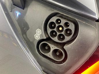 Tesla Model Y (Dual Motor) Long Range 4WDE (384 bhp) - LED - REVERSE CAM - NAV