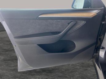 Tesla Model Y (Dual Motor) Long Range 4WDE (384 bhp) - LED - REVERSE CAM - NAV