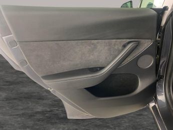 Tesla Model Y (Dual Motor) Long Range 4WDE (384 bhp) - LED - REVERSE CAM - NAV