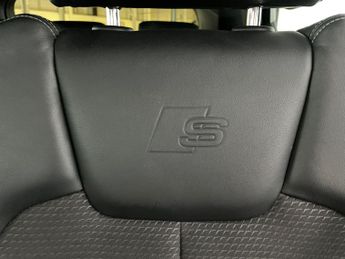 Audi Q5 2.0 TDI 40 S line S Tronic quattro (190 ps) - SPORTS SEATS - DAB