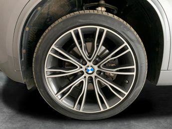 BMW X5 3.0 40d M Sport xDrive (313 ps) - THIRD-ROW SEATING - HK AUDIO