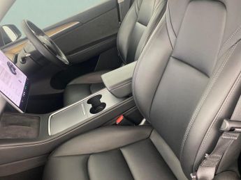 Tesla Model Y (Dual Motor) Long Range 4WDE (384 bhp) - LED - REVERSE CAM - NAV