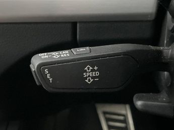 Audi Q5 2.0 TDI 40 S line S Tronic quattro (190 ps) - SPORTS SEATS - DAB