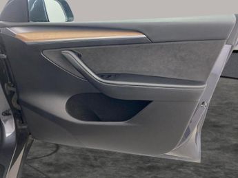 Tesla Model Y (Dual Motor) Long Range 4WDE (384 bhp) - LED - REVERSE CAM - NAV