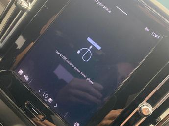 Volvo XC40 Recharge 69kWh Core (231 ps) - 19IN ALLOYS - BLUETOOTH - CLIMATE