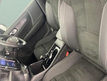 Volvo XC40 Recharge 69kWh Core (231 ps) - 19IN ALLOYS - BLUETOOTH - CLIMATE