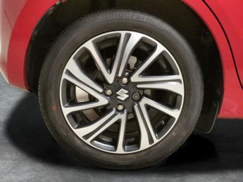 Suzuki Swift 1.2 Dualjet MHEV SZ5 CVT (83 ps) - LED - NAV - BLIND SPOT ASSIST