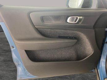 Volvo XC40 Recharge 69kWh Core (231 ps) - 19IN ALLOYS - BLUETOOTH - CLIMATE