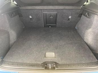 Volvo XC40 Recharge 69kWh Core (231 ps) - 19IN ALLOYS - BLUETOOTH - CLIMATE