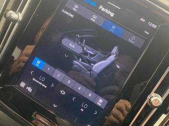 Volvo XC40 Recharge 69kWh Core (231 ps) - 19IN ALLOYS - BLUETOOTH - CLIMATE