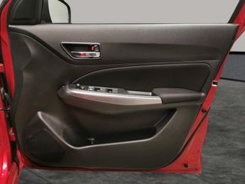 Suzuki Swift 1.2 Dualjet MHEV SZ5 CVT (83 ps) - LED - NAV - BLIND SPOT ASSIST