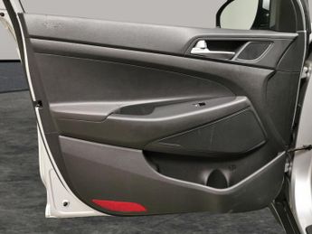 Hyundai Tucson 1.6 CRDi SE Nav DCT (136 ps) - CRUISE - SPEED LIMIT RECOG - 17IN