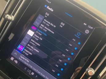 Volvo XC40 Recharge 69kWh Core (231 ps) - 19IN ALLOYS - BLUETOOTH - CLIMATE