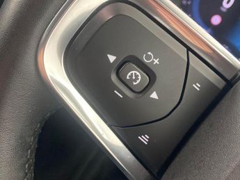 Volvo XC40 Recharge 69kWh Core (231 ps) - 19IN ALLOYS - BLUETOOTH - CLIMATE