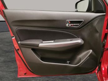 Suzuki Swift 1.2 Dualjet MHEV SZ5 CVT (83 ps) - LED - NAV - BLIND SPOT ASSIST