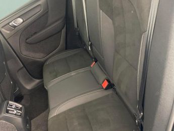 Volvo XC40 Recharge 69kWh Core (231 ps) - 19IN ALLOYS - BLUETOOTH - CRUISE