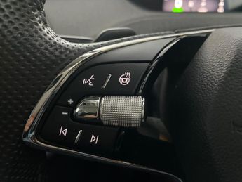 Skoda Enyaq 62kWh 60 (179 ps) - PARKING PACKAGE - COMFORT SEAT PACK - FAMILY