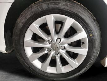 Audi A6 Saloon 2.0 TDI ultra SE Executive S Tronic (190 ps) - DAB - XENONS - BL