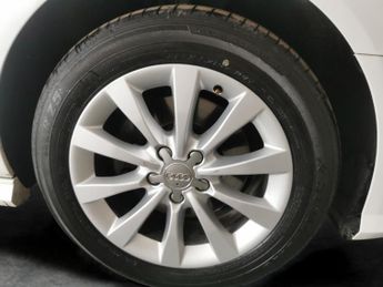 Audi A6 Saloon 2.0 TDI ultra SE Executive S Tronic (190 ps) - DAB - XENONS - BL