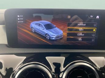 Mercedes-Benz CLA 1.3 CLA180 AMG Line Coupe 7G-DCT (136 ps) - LED - NAV - HEATED S