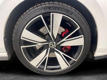 Volkswagen Golf 2.0 TDI GTD DSG (200 ps) - DIGITAL DASH - PADDLE SHIFT - PARK SE