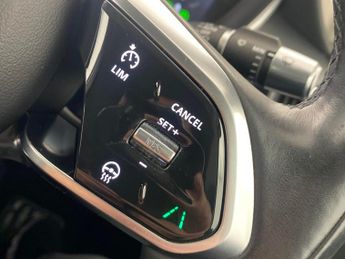 Jaguar I-PACE 400 90kWh SE 4WD (400 ps) - HEATED STEERING - LANE DEPARTURE 