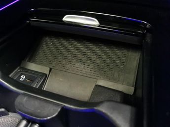 Mercedes-Benz EQA EQA 250 66.5kWh AMG Line (Premium) (190 ps) - HEATED SEATS - NAV