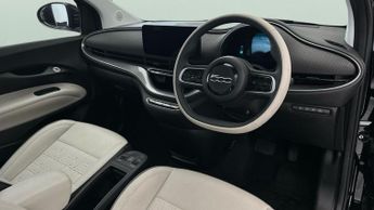 Fiat 500e 42kWh La Prima (118 ps) - SPEED LIMIT RECOG - AIR CON - KEYLESS 