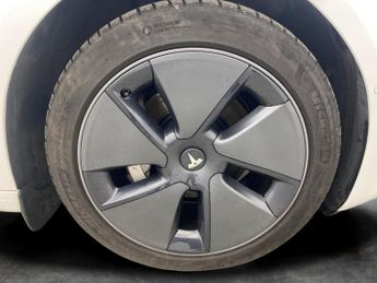 Tesla Model 3 Standard Range Plus RWD (241 bhp) - AUTO PARK - LED - REVERSE CA