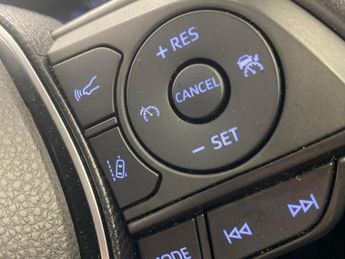 Toyota RAV4 2.5 VVT-h Icon CVT (218 ps) - LANE TRACE ASSIST - LANE DEPARTURE