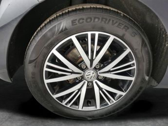 Volkswagen Golf 1.5 TSI EVO SE Nav DSG (130 ps) - CAR-NET APP-CONNECT - PARK SEN