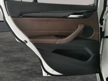 BMW X1 2.0 20d xLine xDrive (190 ps) - AUTO PARK - REVERSE CAM - LUMBAR