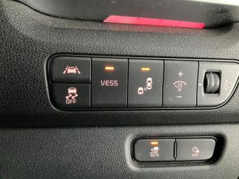 Kia Niro 64kWh 4+ (201 bhp) - CARPLAY - KEYLESS ENTRY - LED
