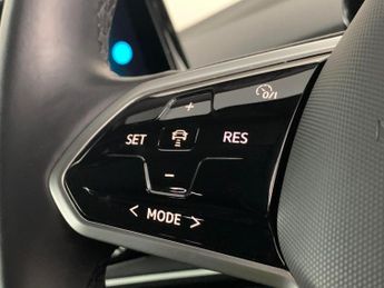 Volkswagen ID.3 Pure Performance 45kWh Life (150 ps) - ACTIVE LANE ASSIST - LED 