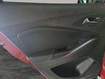 Vauxhall Grandland X 1.6 13.2kWh Business Edition Nav Premium Plug-in 4WD 4 (300 ps) 